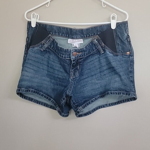 Isabel Maternity by Ingrid & Isabel Pants - Isabel Midi Short Short Midi Jean Shorts Size 6